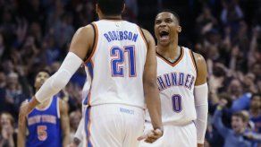 Westbrook anota 38 en triple-doble