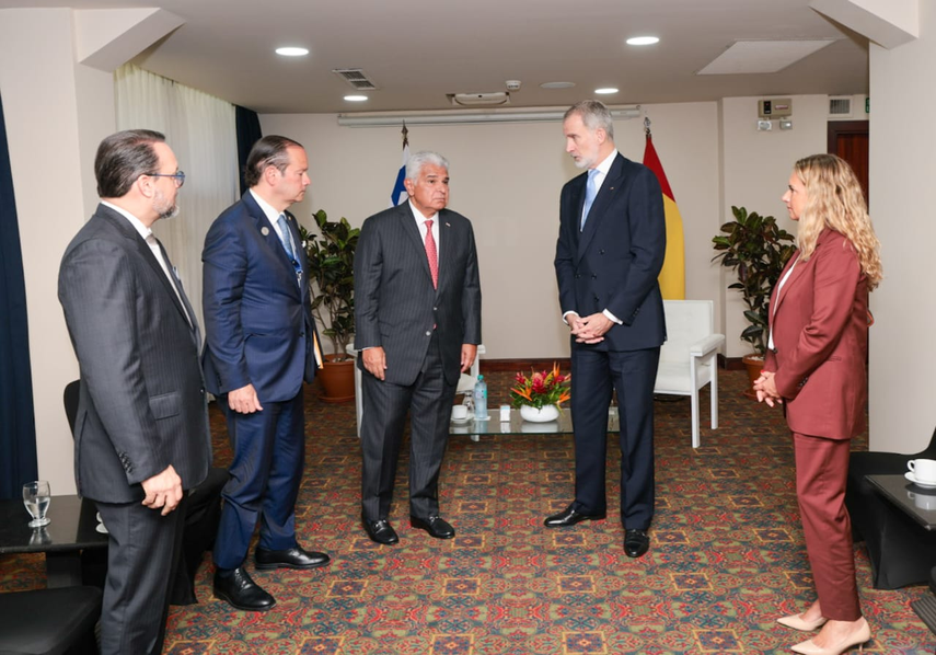 Presidente Mulino se reúne con el rey Felipe VI de España.