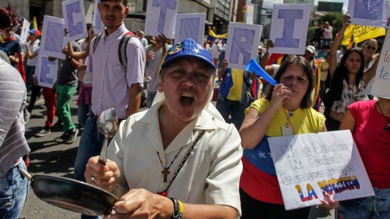 EEUU pide revocatorio este año y anima oposición Venezuela a seguir protestas