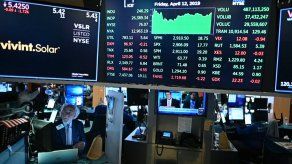 Bolsas recuperan terreno y materias primas se disparan por la guerra en Ucrania