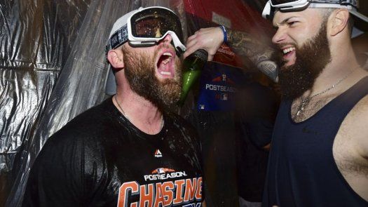 Astros apalean 11-3 a Indios, barridos en serie divisional