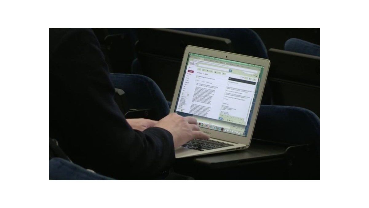 La Iglesia católica prepara una página web y un cuestionario para los jóvenes