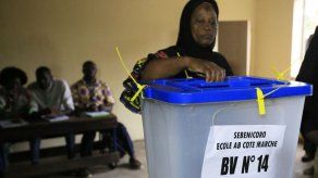 Culmina votación en Mali en clima enrarecido por asesinato de autoridad de mesa electoral