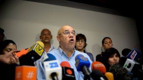 Oposición venezolana ve como un paso positivo liberación de Manuel Rosales