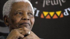 Mandela está recuperando fuerzas