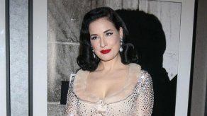 Dita Von Teese dice que las mujeres van a su espectáculo para aprender a ser sensuales