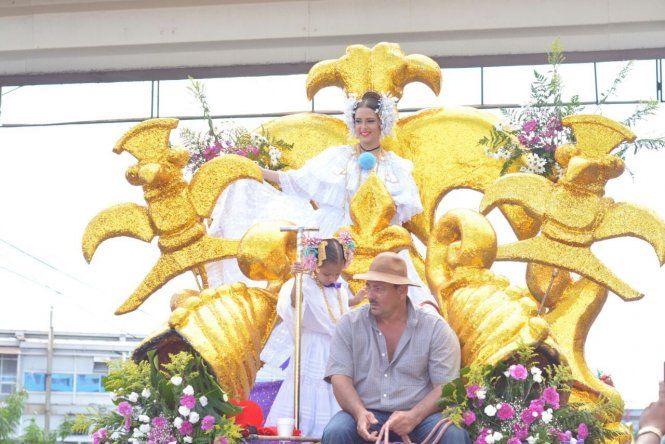 Santeños celebran Grito de Independencia