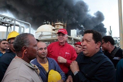 La función debe continuar, dice Chávez en visita a refinería