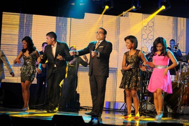 Estreno de Pelaos con Salsa