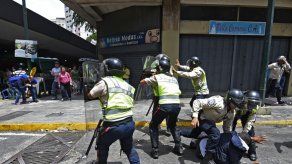 Oposición convoca protestas para exigir avances en proceso revocatorio contra Maduro