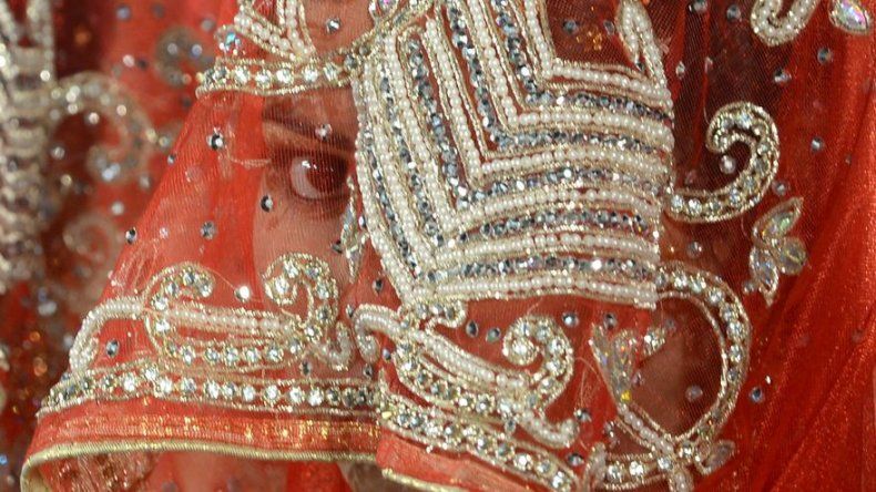 Las opulentas bodas indias en el punto de mira del Parlamento