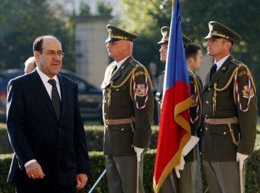 Brahimi y Al Maliki instan a solución política al conflicto sirio