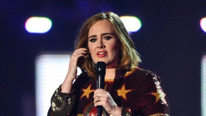 Adele deja entrever que podría casarse con Simon Konecki