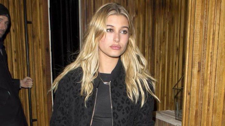 La modelo Hailey Baldwin presume al nuevo integrante de su familia
