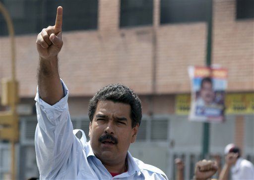 Venezuela: Maduro declara la guerra a las pirañas roba cabellos
