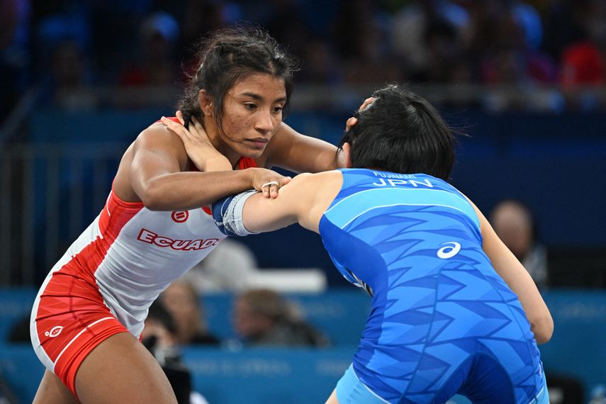 La ecuatoriana Lucía Yépez en la final de lucha libre de 53 kg contra la japonesa Akari Fujimani. La ecuatoriana Lucía Yépez en la final de lucha libre de 53 kg contra la japonesa Akari Fujimani.