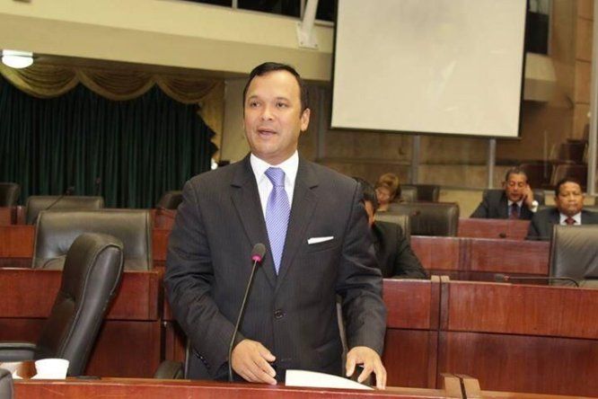 Renuncia Promotor de Salud del MINSA, no pudo sustentar título