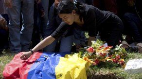 Entierran en Venezuela a dos que murieron con Óscar Pérez