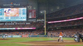 Astros ganan 2-1 a Yanquis en 1ro de serie por la Americana