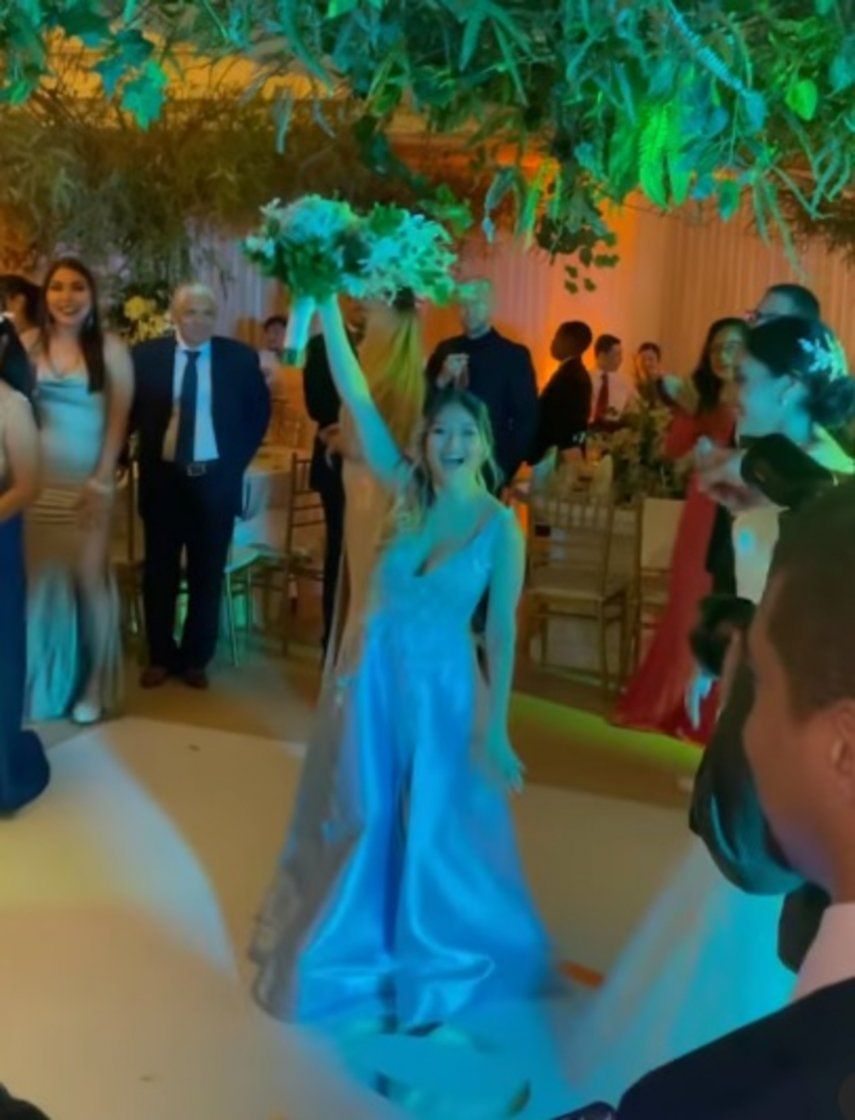 Mónica Lee atrapa el ramo de una novia ¿Vendrá su boda con César Brathwaite?