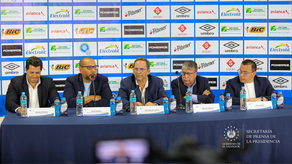 Hernán Darío Bolillo Gómez nuevo DT de El Salvador.