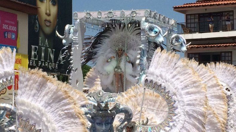 La Reina Platino en el culeco del Sábado de Carnaval