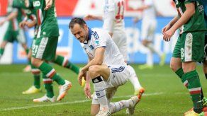 Hamburgo pierde en Augsburgo y sigue complicándose la permanencia