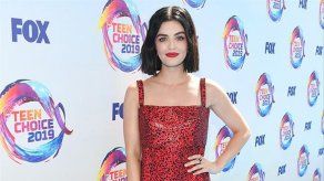 Lucy Hale ha tratado de conseguir una cita con John Mayer a través de una app
