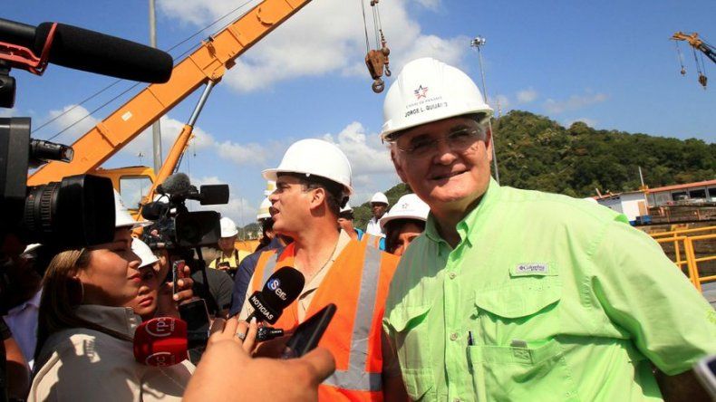Premian al administrador del Canal de Panamá por su aporte al sector marítimo