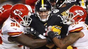 Steelers ganan 43-14 a Chiefs con 5 pases de Roethlisberger