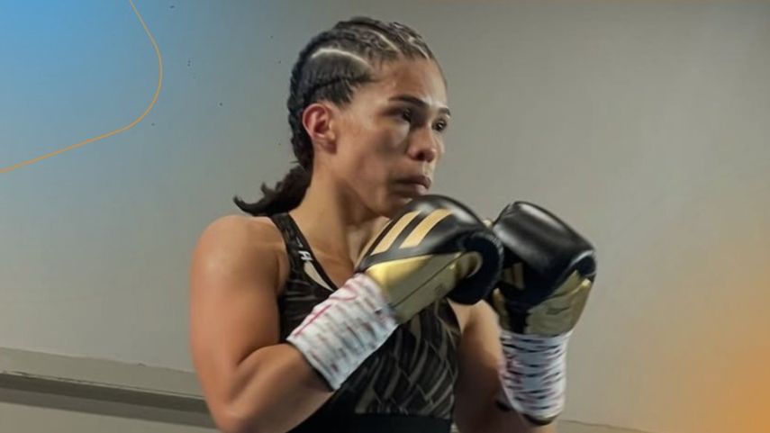 La panameña Nataly Delgado se corona campeona mundial supermosca de la AMB.