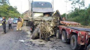 Colisionan dos articulados en la Vía Centenario con dirección al interior