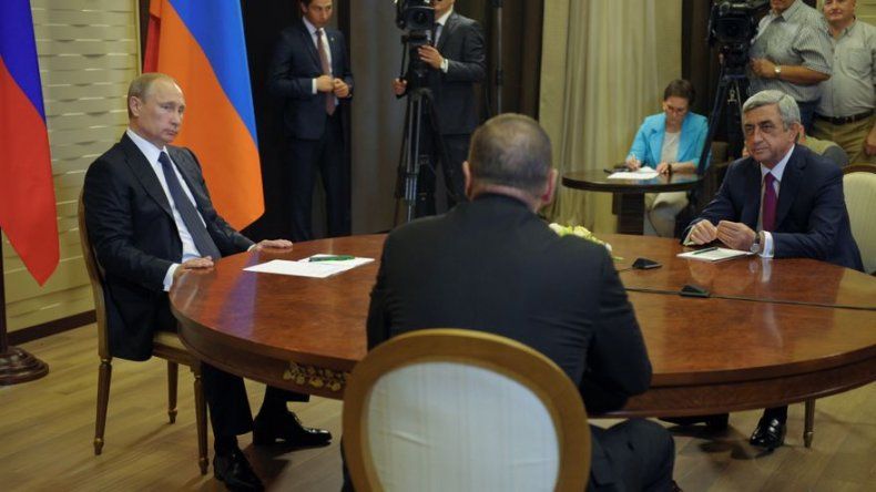 Putin recibe a líderes de Armenia y Azerbaiyán