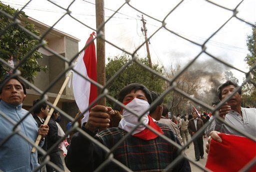 Protestas impiden encuentro Morales-Chávez-Kirchner