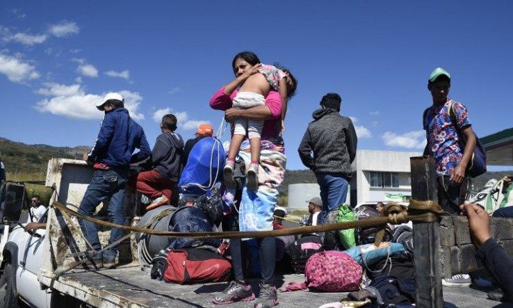 Caravana de migrantes acelera su avance y empieza a llegar a Tijuana