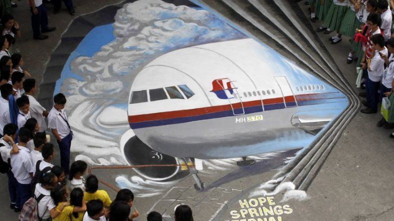 Destructor estadounidense abandona búsqueda del avión malasio en el Índico