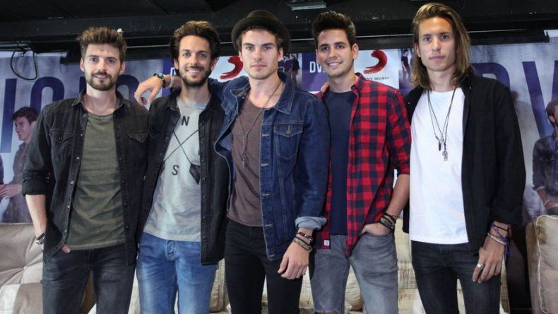 El grupo español Dvicio sale de su zona de confort con Quién eres tú