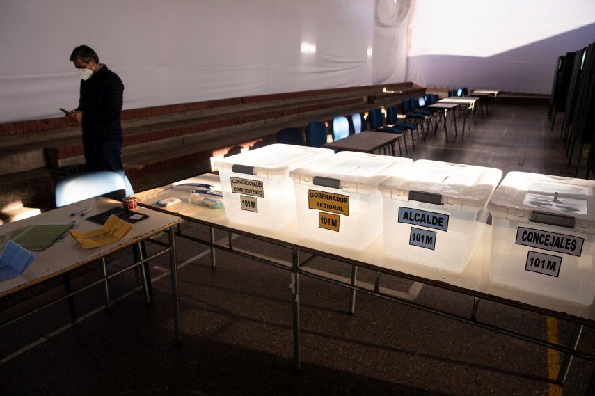 Urnas de votación en Chile