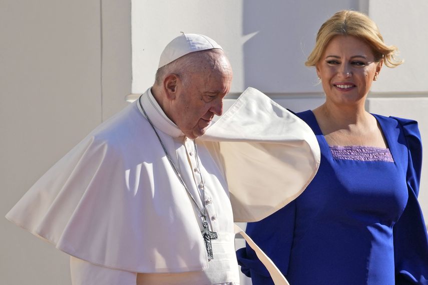 El papa Francisco escribió que llegaba como peregrino a Bratislava y oraba porque el país pudiera convertirse en un mensaje de fraternidad y paz en el corazón de Europa.