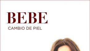 Bebe hace un Cambio de piel como las serpientes