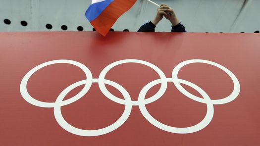 También el martes, la Federación Internacional de Voleibol despojó a Rusia de la organización del mundial masculino en agosto y septiembre y buscará otro país o países como sede.