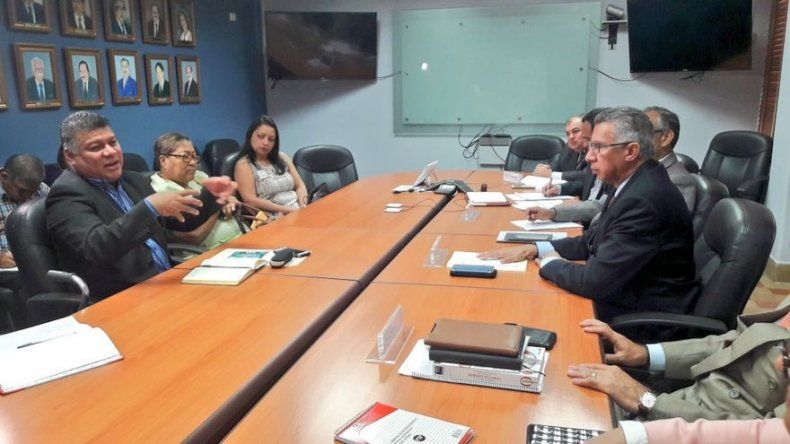 Afectados por dietilenglicol piden a Martiz fortalecer centros capitulares en el interior del país