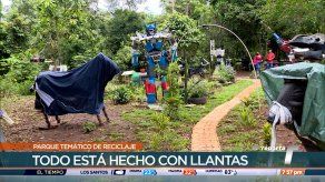 Joven con autismo crea parque temático con llantas recicladas