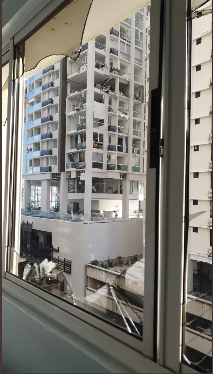 daños ocasionados por una explosión en Obarrio, calle 54.