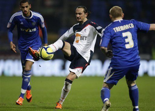 Rangers y Bolton salvan la cara en desempates de Copa de la FA