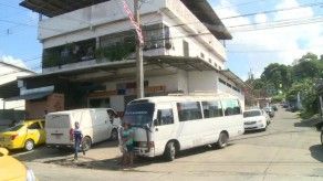Delincuentes roban en un mini súper en Torrijos Carter