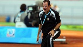 Venezuela despide a técnico panameño Zseremeta que denunció malnutrición