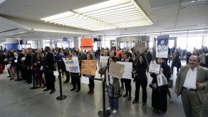 ¿Qué hace falta para ser migrante con estatus legal en EEUU?