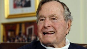 Los sucesores de Bush padre en la Casa Blanca subrayan su servicio público