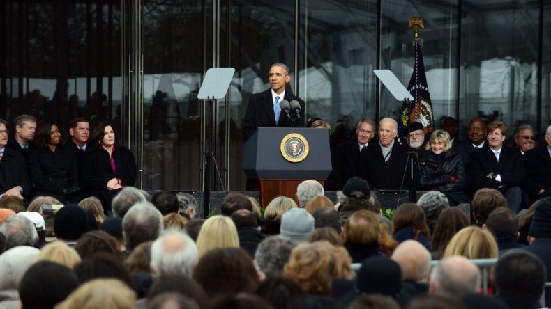 Obama rinde homenaje a Ted Kennedy e inaugura réplica del Senado en su honor